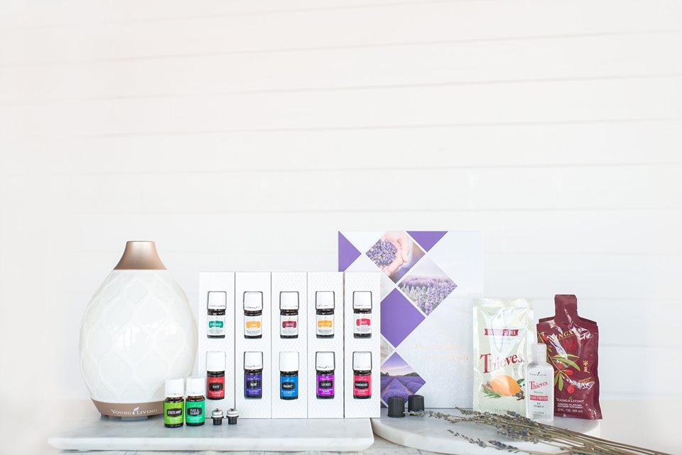 Picture of the premium starter kit which includes 12 oils, a diffuser, 2 samples of Ningxia Red, Thieves spray & sanitizer